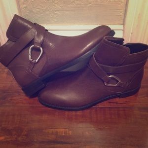 Women’s shoes